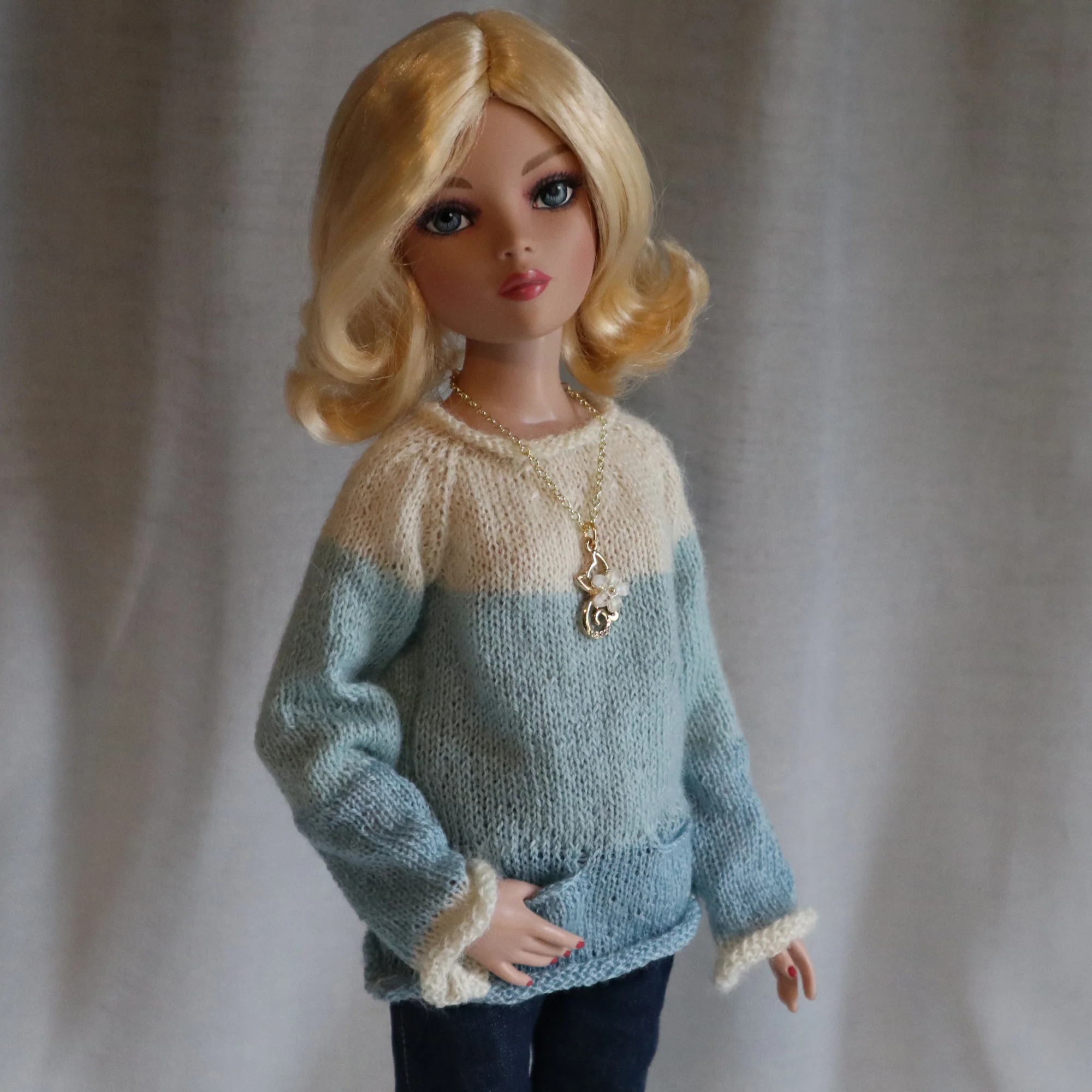 Rolled Edge Tunic for 1/4 scale fashion BJD - Digital Knitting Pattern - Image 2