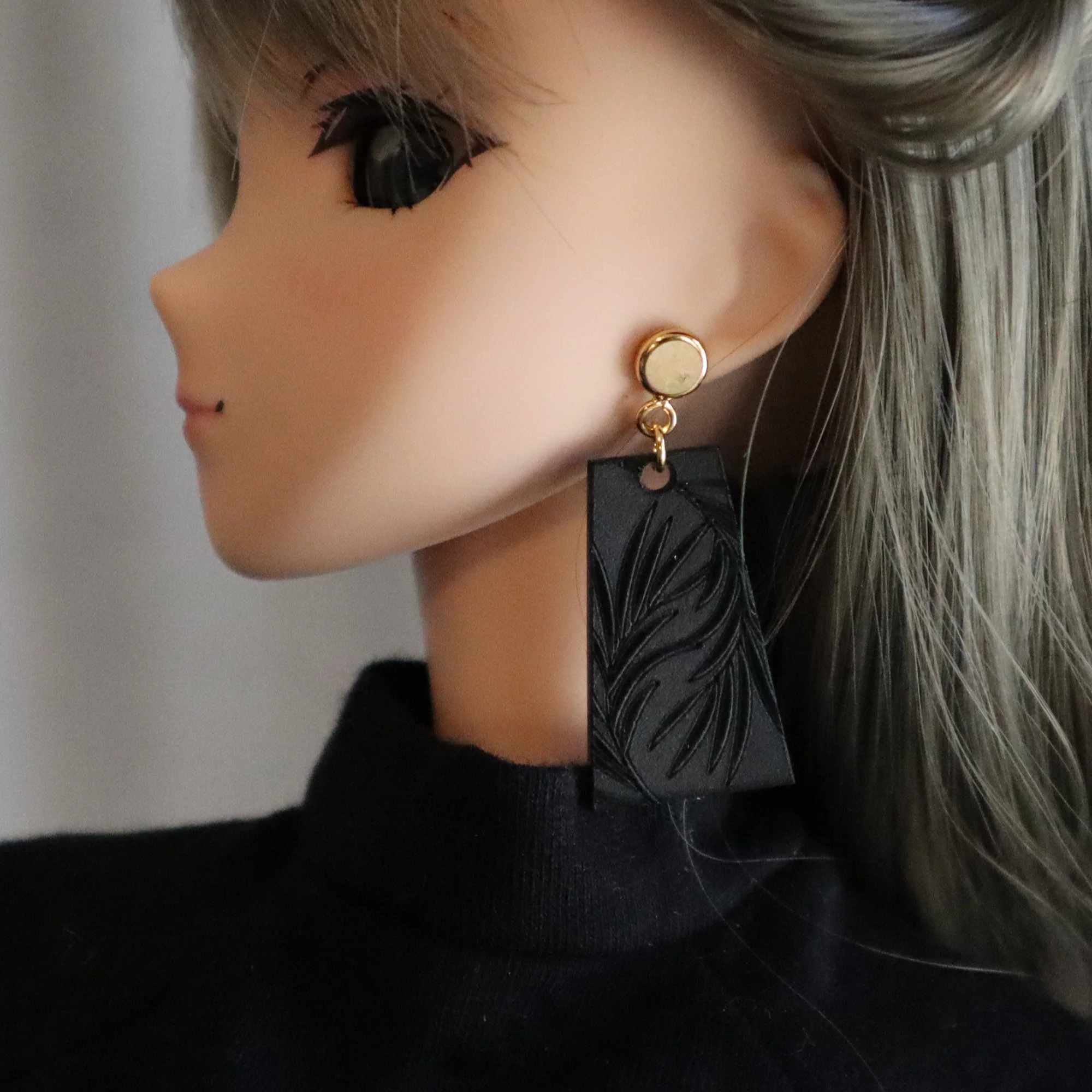 Etched Fronds No-Hole Earrings for BJDs - Frosted Silver or Matte Gold - Image 3