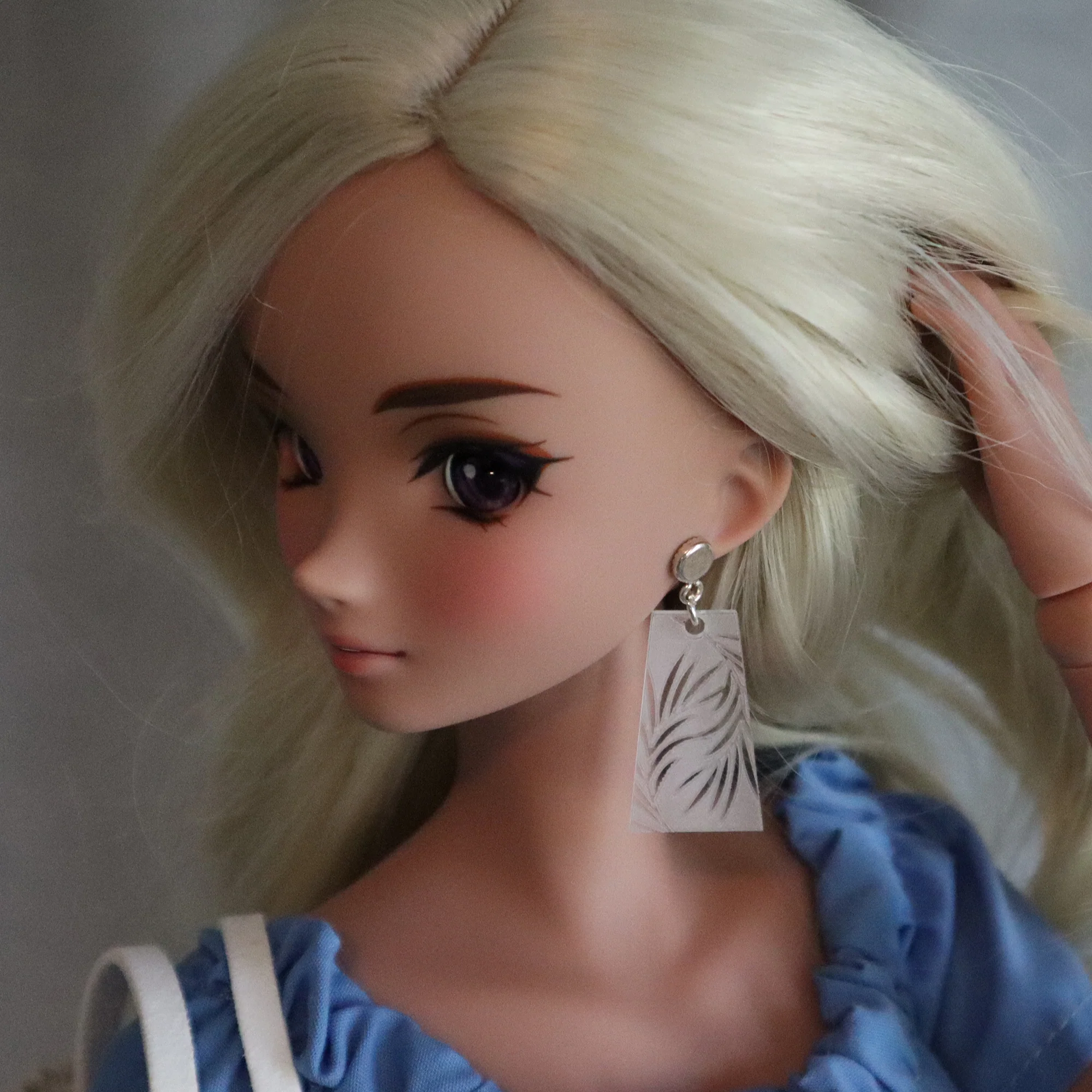 Etched Fronds No-Hole Earrings for BJDs - Frosted Silver or Matte Gold - Image 4